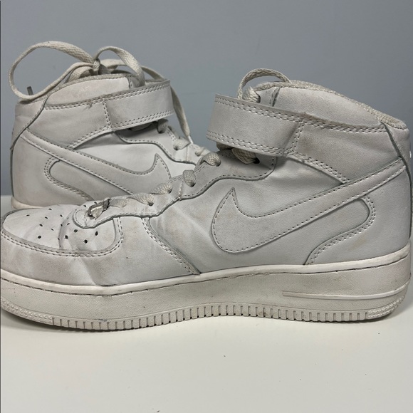 Nike Air Force Ones Women's Classic White Leather High-Tops Athletic Sneakers‎ 7 - Picture 6 of 8